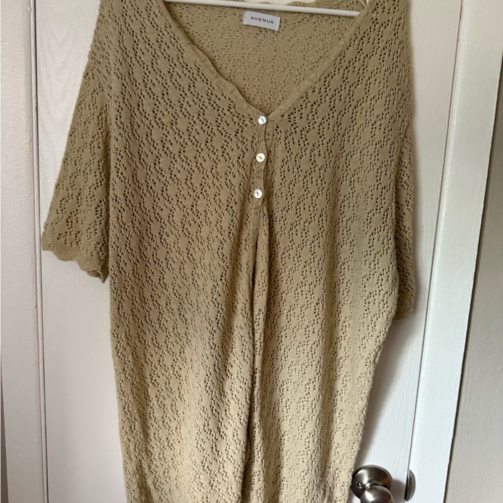 Avenue beige Women's Cardigan Sweater size 22/24